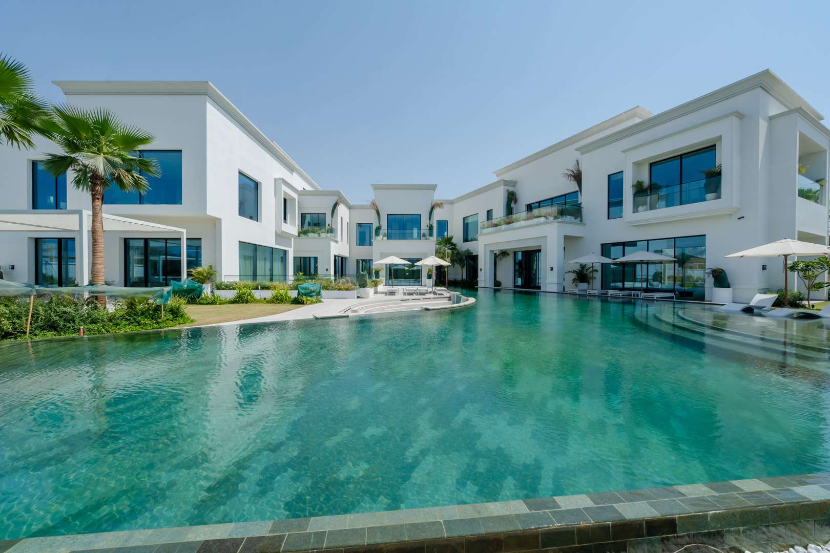 Mansions for Sale in UAE
